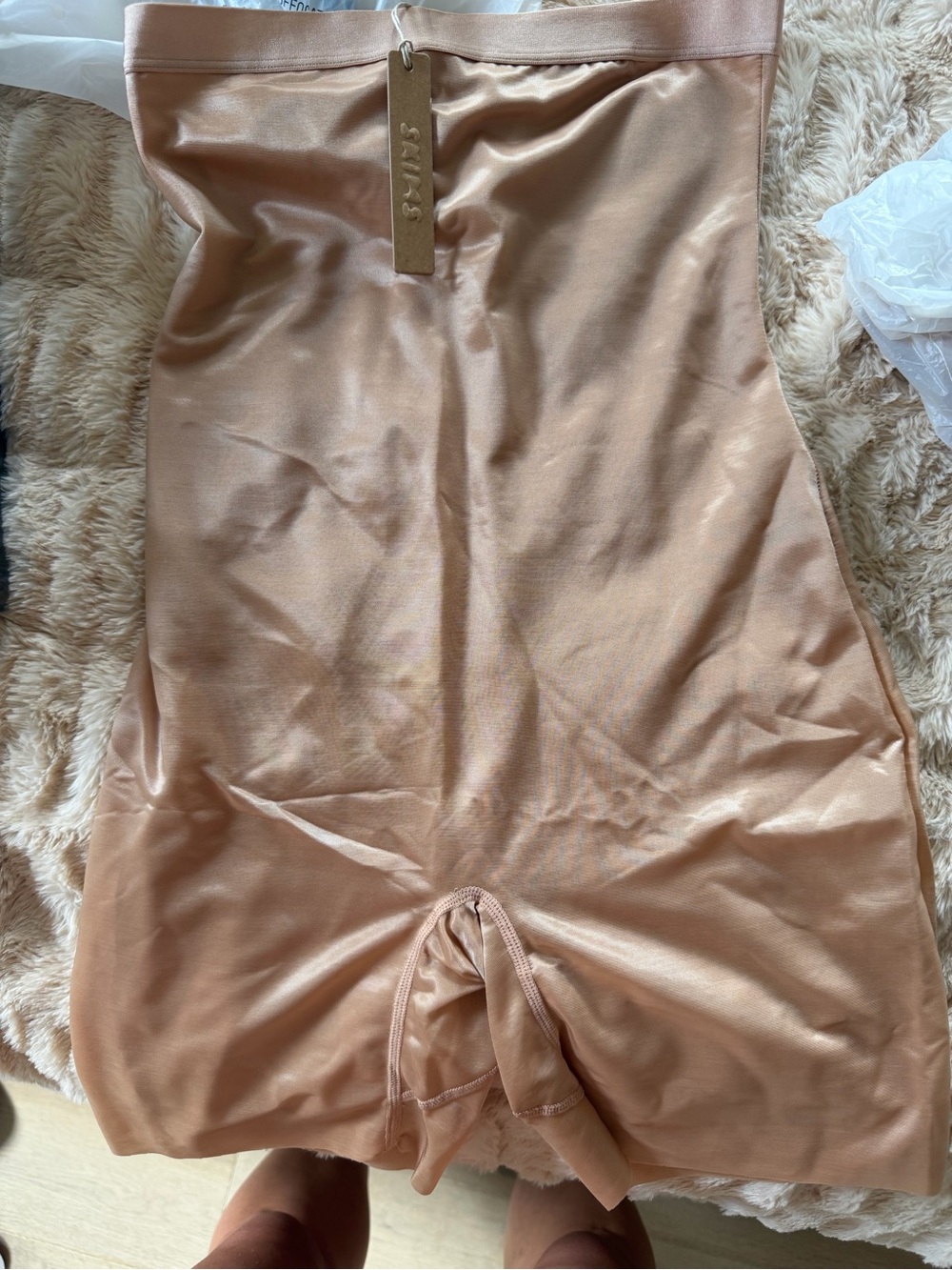 NWT SKIMS barely there midthigh short - medium